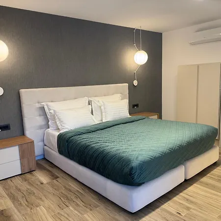 Novos Luxury Apartman Bukarest