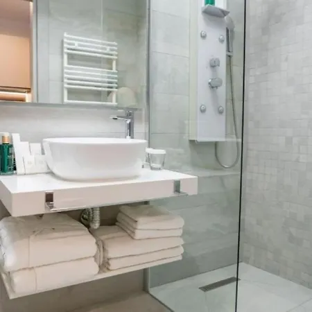 Novos Luxury Apartament Bukareszt