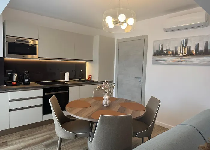 Novos Luxury بوخارست