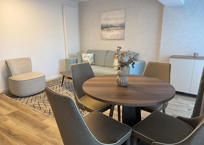 Novos Luxury شقة *