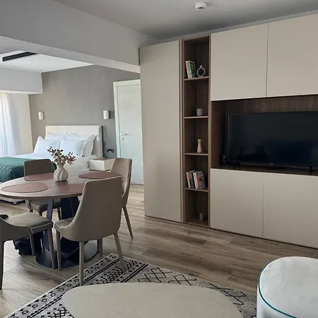 Novos Luxury Apartamento